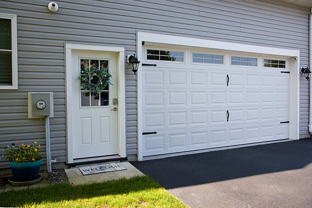 24/7 Emergency Garage Door Panel Replacement experts in La Paz County County, AZ